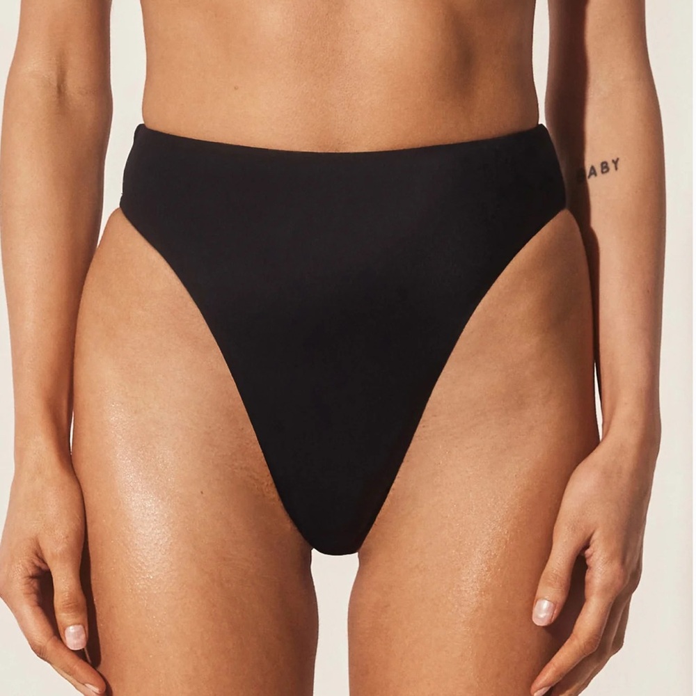 FORM AND FOLD THE 90S RISE BIKINI BOTTOM IN BLACK